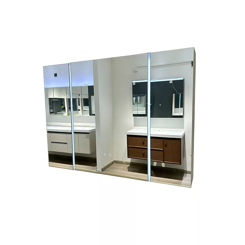 Dreitüriger Badezimmerspiegelschrank